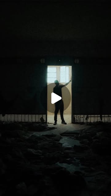 In the City Alleys: The Story of a Writer Sheltered by Streets, Guided by Wisdom